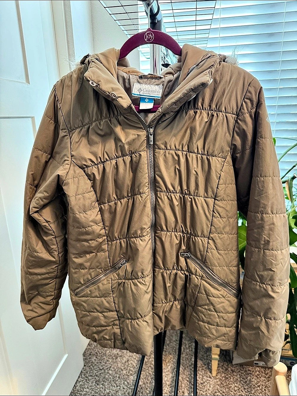 Columbia Women'Small Quilted Puffer Jacket in Brown Size Small